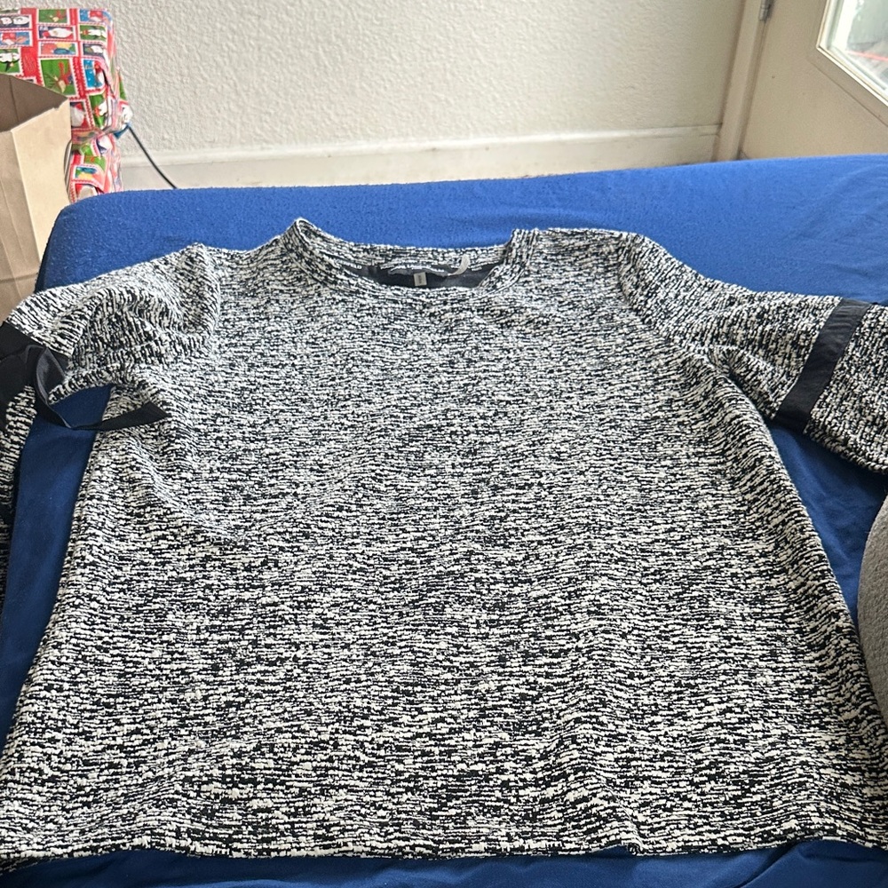 Men's Black and Gray Sweater